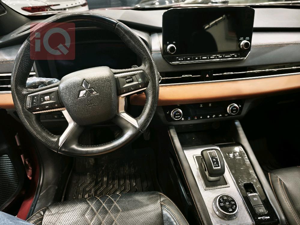 ميتسوبيشي اوتلاندر